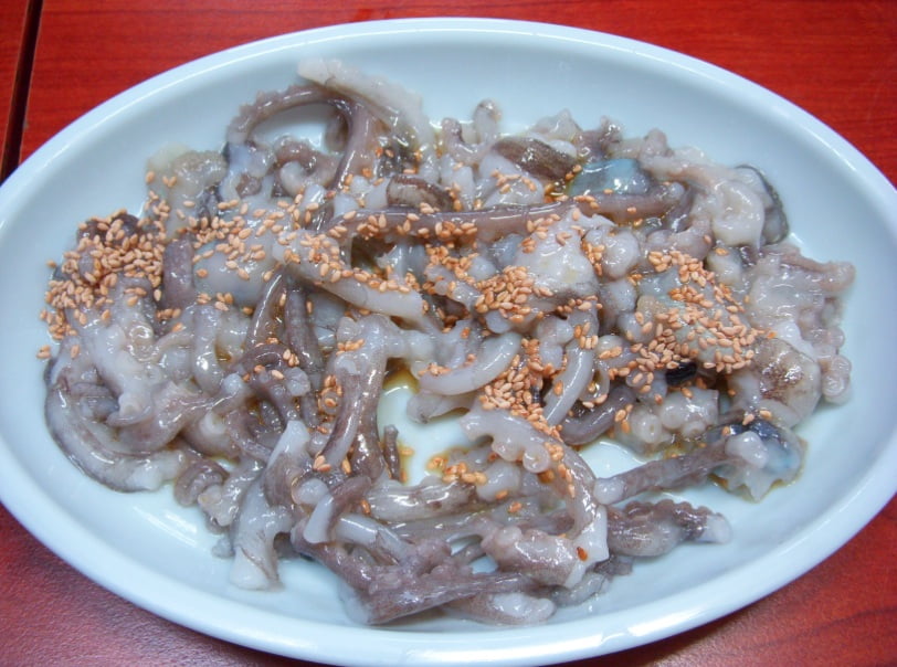 Саннакджи — блюдо из живого осьминога